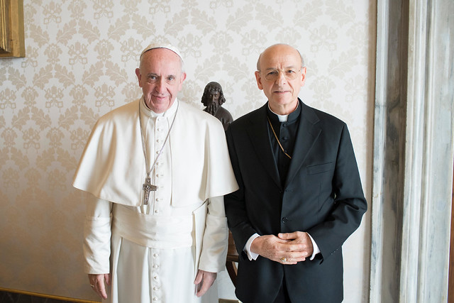 El Papa Francisco y Mons. Fernando Ocáriz