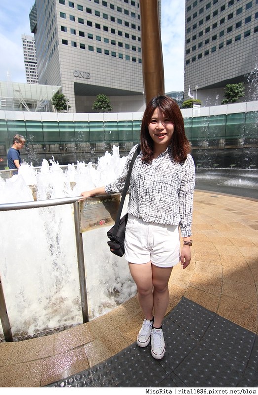 《遊記》新加坡‧新達城(Suntec City)「財富之泉(Fountain of Wealth)」，觸碰泉水帶來好運，晚上還有雷射燈光秀呢！【含新加坡公車搭乘教學】