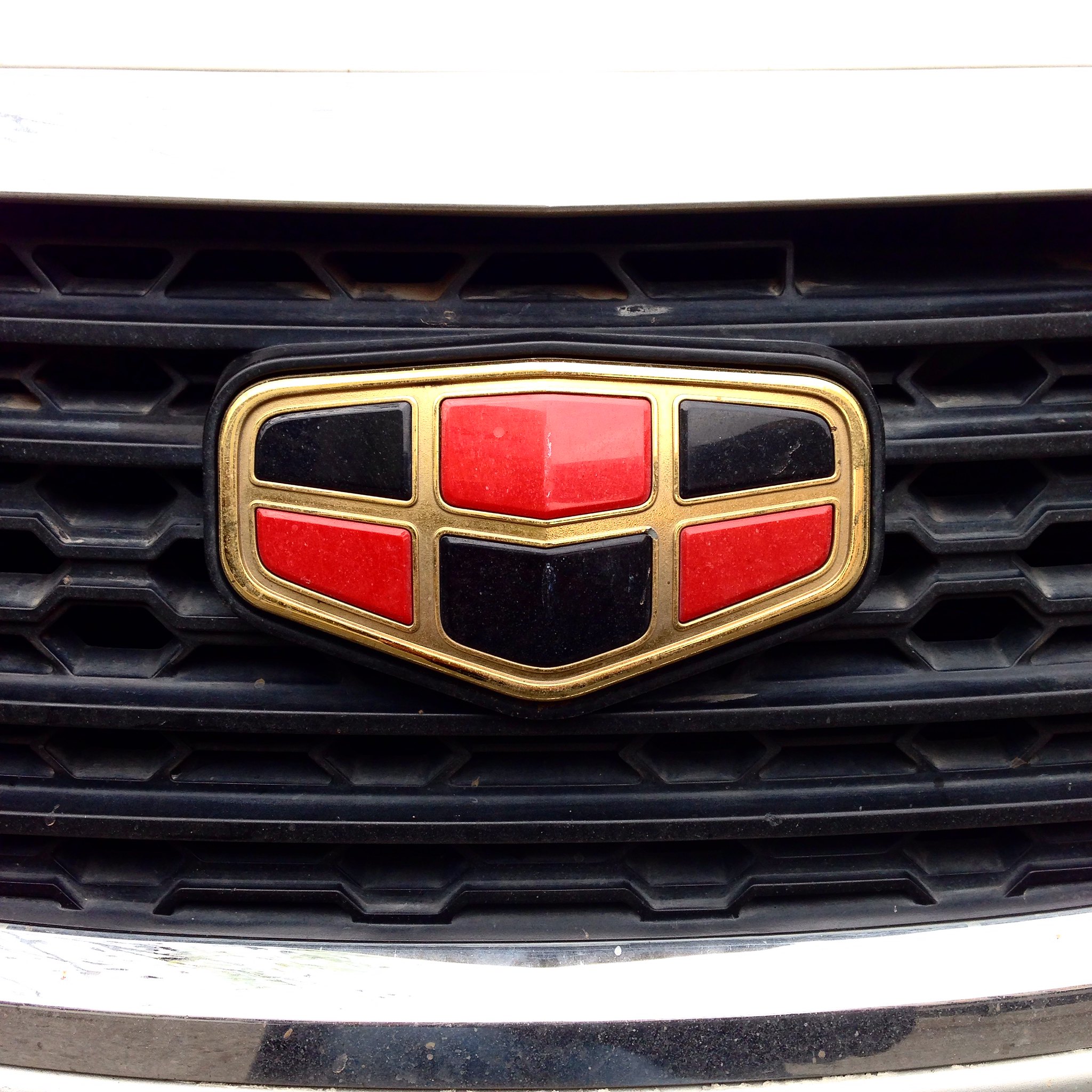 Emgrand - Geely badges (Chile)