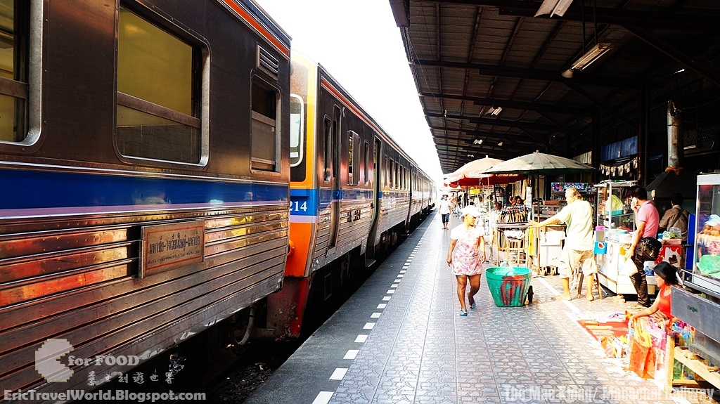 開往美功&安帕瓦的慢車(火車)Slow train to Mae Klong_The Mae Klong Mahachai Railway (2).JPG