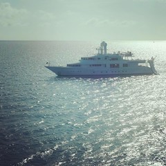 Highbourne Cay yacht scene #itsbetterinthebahamas #exuma #bahamas #avgeek #beautifuldestinations #bestdestinations #livetravelchannel #bbctravel #huffpostgram #cntraveler #forbestravelguide #guardiantravelsnaps #superyacht #megayacht #yachtlife #yacht #lu