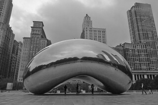 Chicago - Cloud Gate looking west bw