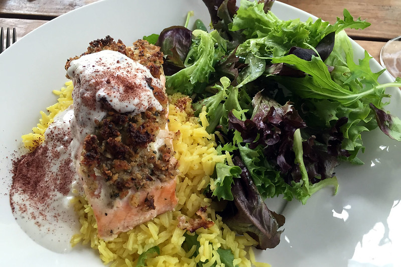 Middle Eastern Atlantic salmon with rice and yoghurt