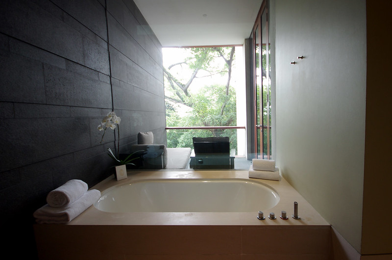 bathtub - capella singapore premier garden room