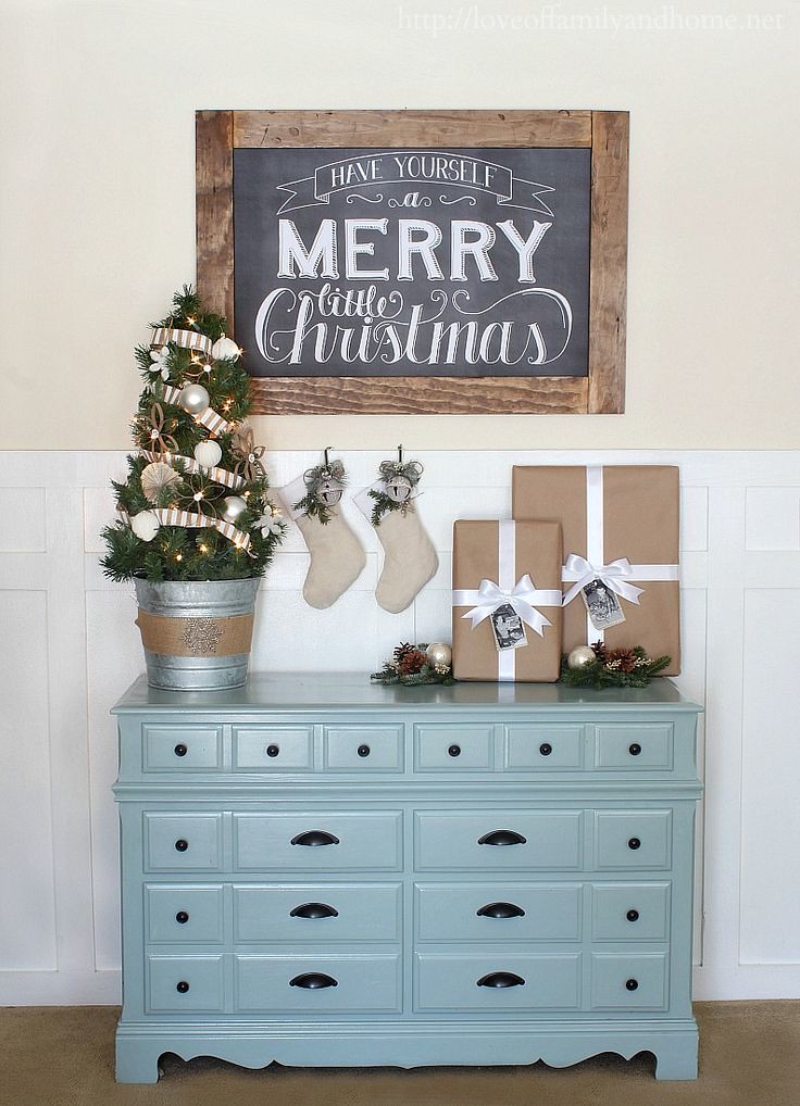 Small Space Holiday Decorating | Christmas Decor for a Small Home or Apartment