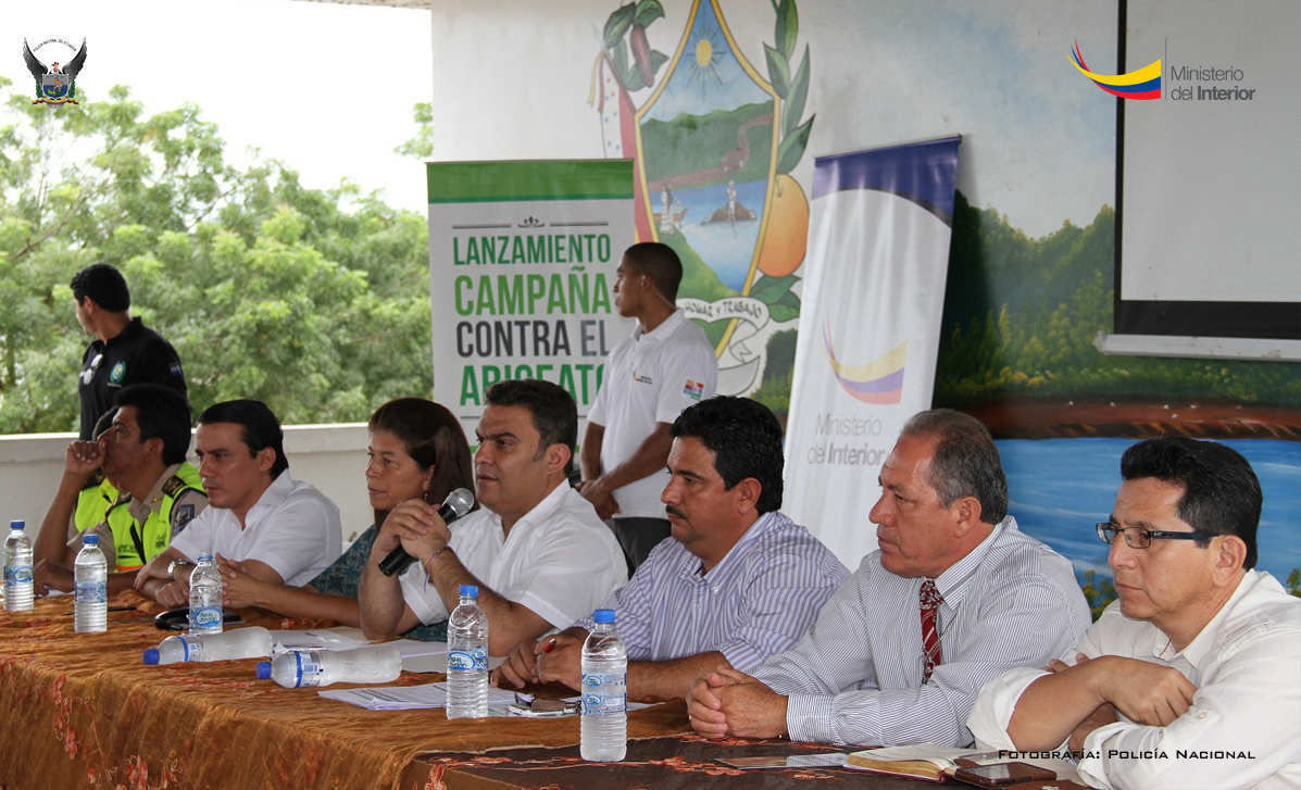 José Serrano, Ministro del Interior, se reunió con representantes de la CORPOGAM en Chone, con el fin de plantear posibles alternativas para erradicar el abigeato en Manabí