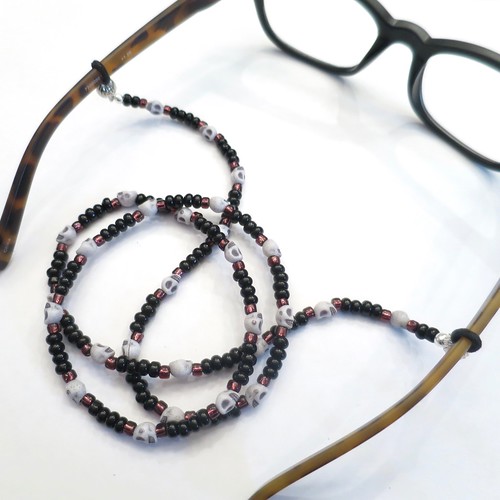Iron Craft '15 Challenge 21 - Beaded Eyeglass Chain
