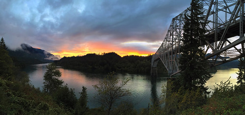 travel bridge trees sunset sky panorama usa storm reflection tourism nature water colors fog clouds oregon landscape unitedstates scenic structure columbiariver pacificnorthwest northamerica gorge viewpoint lowclouds bridgeofthegods cascadelocks shotwithiphone6