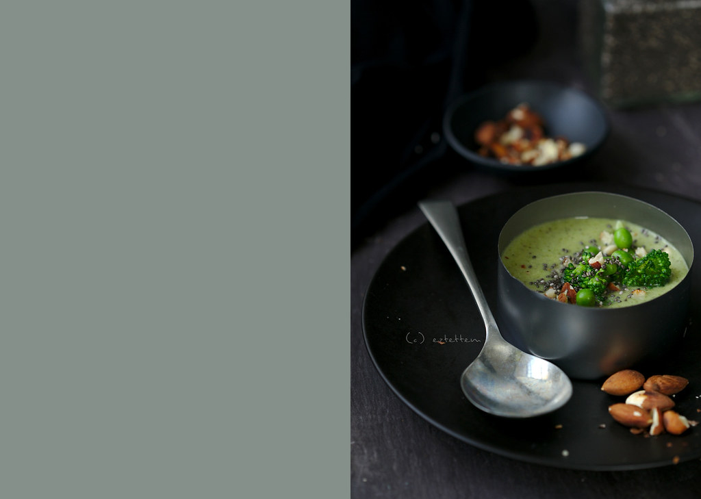 broccoli soup with chia and almond