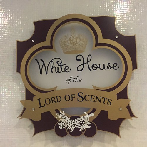 White House Lord of Scents, coat of arms