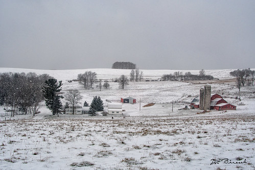 nikon 2016 december tiogacounty fall nature snow sabinsville places grimeshill druckfarm buildingsarchitecture barn farm landscapes mountains pa usa