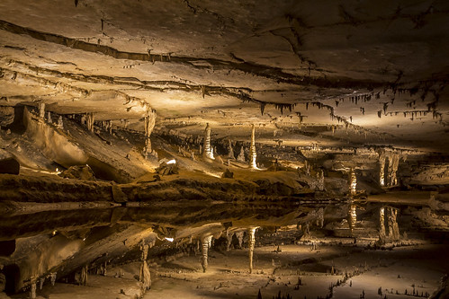 usa reflection underground landscape rocks united indiana southernindiana cave states geology stalagmite stalactite marengocave
