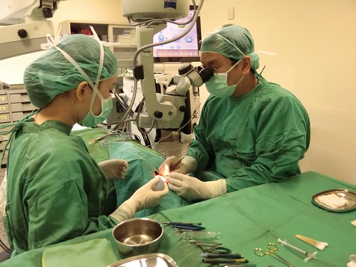 為什麼要從溫哥華回台灣找陳征宇眼科做白內障手術 (1)
