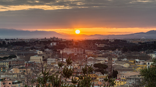 newday italy rome roma italia landscape sunrise sun alba città eterna gianicolo monument montagna orange