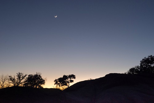 sunset moon landscape moonset enchantedrock crescentmoon lunarphotography