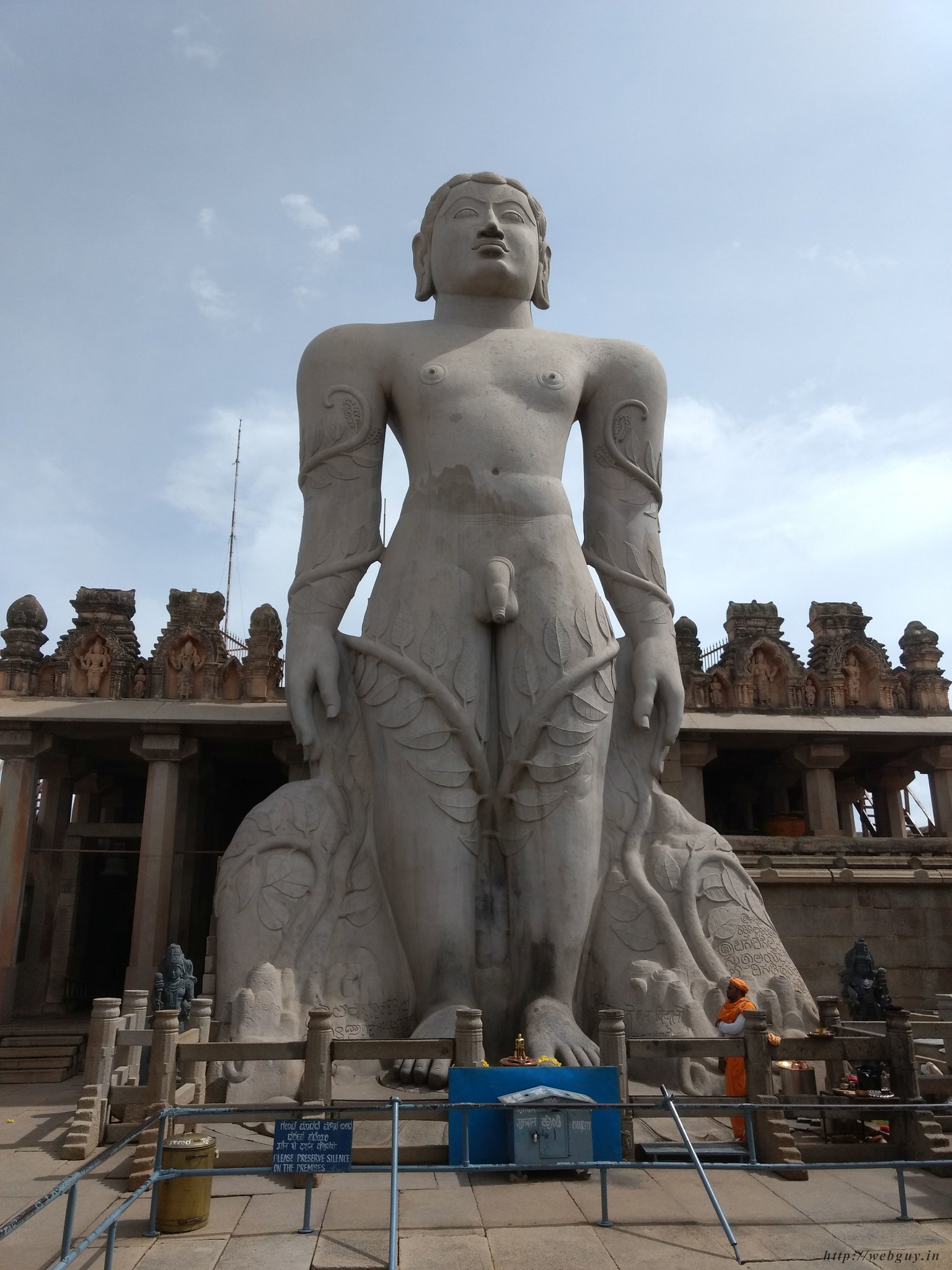 bahubali statue at sravanbelagola