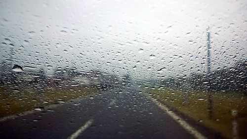 from road travel autumn fall glass car rain nokia drops day gloomy view cloudy smartphone rainy z windshield windscreen droga dzień 830 widok krople deszcz jesień lumia podróż ponuro deszczu szyba pochmurno samochodu przednia