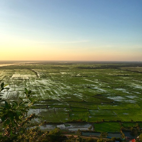 sunset cambodia december siemreap ricefields iphone tonlesaplake 2015 phnomkrom