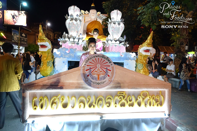 chiang mai loy krathong celebration day 1 parade large girl