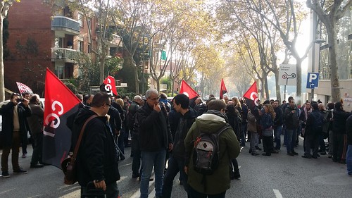 Sindicalistes de CGT concentrats davant de l´Institut Català d´Avaluacions Mèdiques(ICAM) a Barcelona