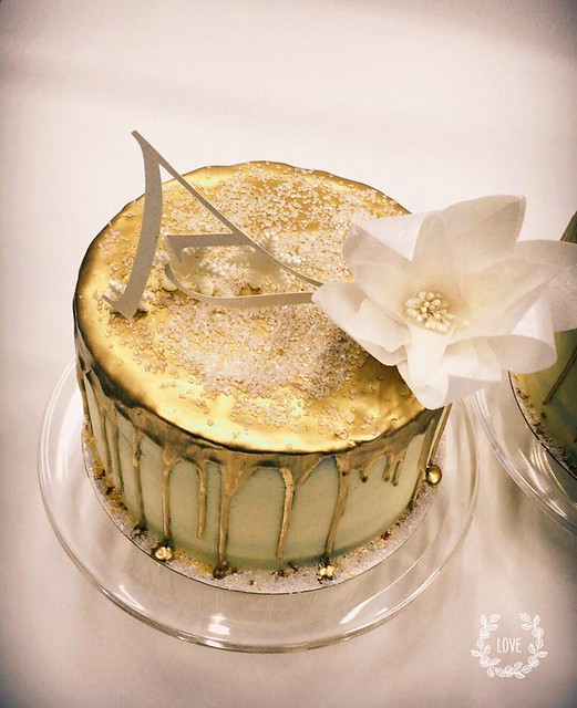 Gold Drip Cake by Eleonora Sdino‎