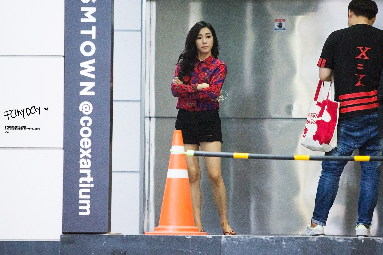 [PIC][23-08-2015]Tiffany - HyoYeon - Yuri và Sunny xuất hiện tại SMCOEX để ghi hình cho chương trình “Better Late Than Never” vào tối nay 21279096182_f12503ffd1_o