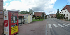 Lachapelle-sous-Chaux, la D13 dans la traversée du village