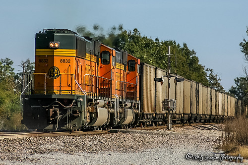 bnsf8832 emd sd70mac coal loaded engine locomotive signal light rail railroad railway train track power horsepower scanlon canon eos digital freight transportation merchandise commerce business wow haul outdoor outdoors move mover moving southern rebel