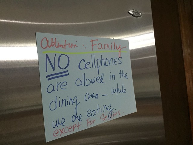 No cellphones in the dining area