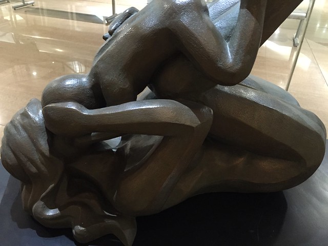 140,000 sculture, mother and child