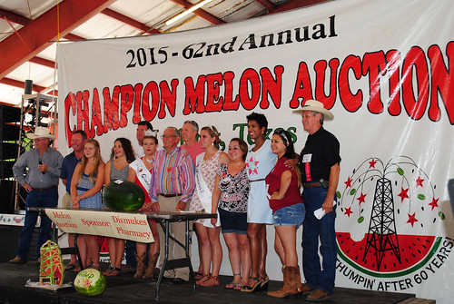 auction watermelon remate contestants sandía lulling watermelonthump