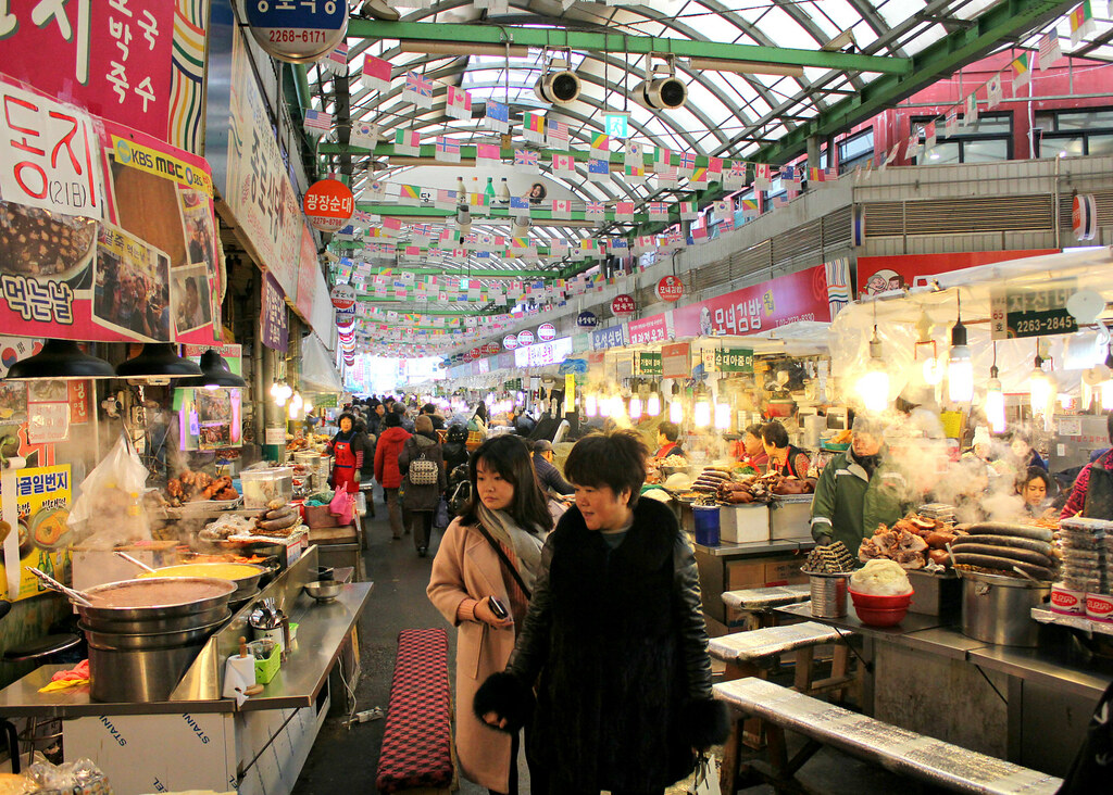 gwangjang-market-food-lane