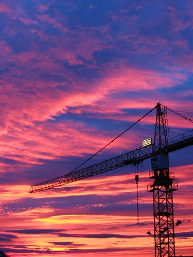 sky sun sunrise geotagged dawn crane himmel wolken sonnenaufgang kran bau donaustadt kagran baumaschine geo:lat=48248025 geo:lon=16443142