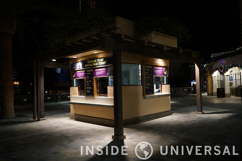 Photo Update: December 19, 2015 - Universal Studios Hollywood - Entrance