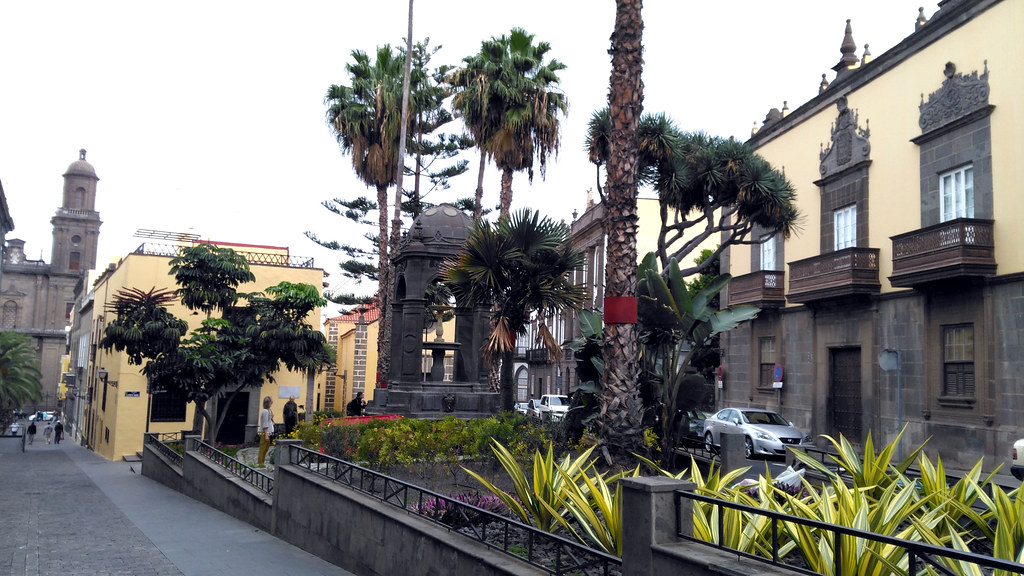 Plaza de Santo Domingo Las Palmas, Gran Canaria Around Guides Plaza de Santo Domingo Las Palmas, Gran Canaria Around Guides