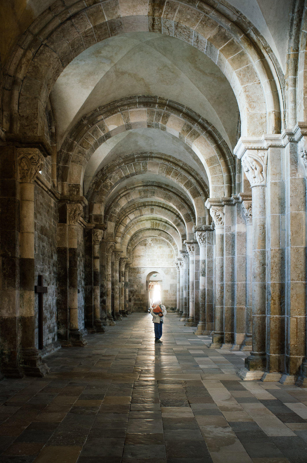 Vézelay, mystique et ésotérique - Sous les arcades de la nef