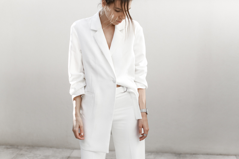 all white outfit, tailored suit, outfit, inspo, D-ring belt, fashion blogger, modern legacy (1 of 1)