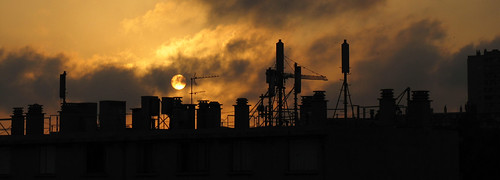 sunset france clouds soleil marseille crane coucher roofs nuages toits