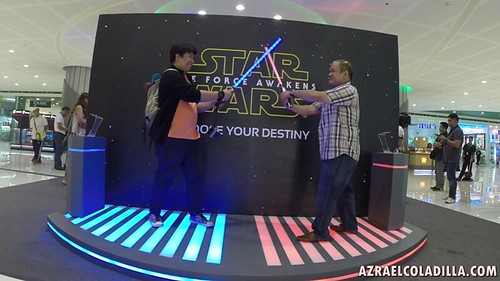 Star Wars: The Force Awakens exhibit and lifesize XWING starfighter in SM MOA