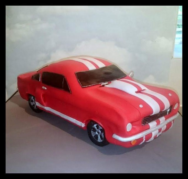 Ford Shelby Mustang GT350 1966 Cake by Glamorous Gâteaux
