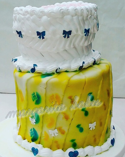 Cake by Margarita bakes.