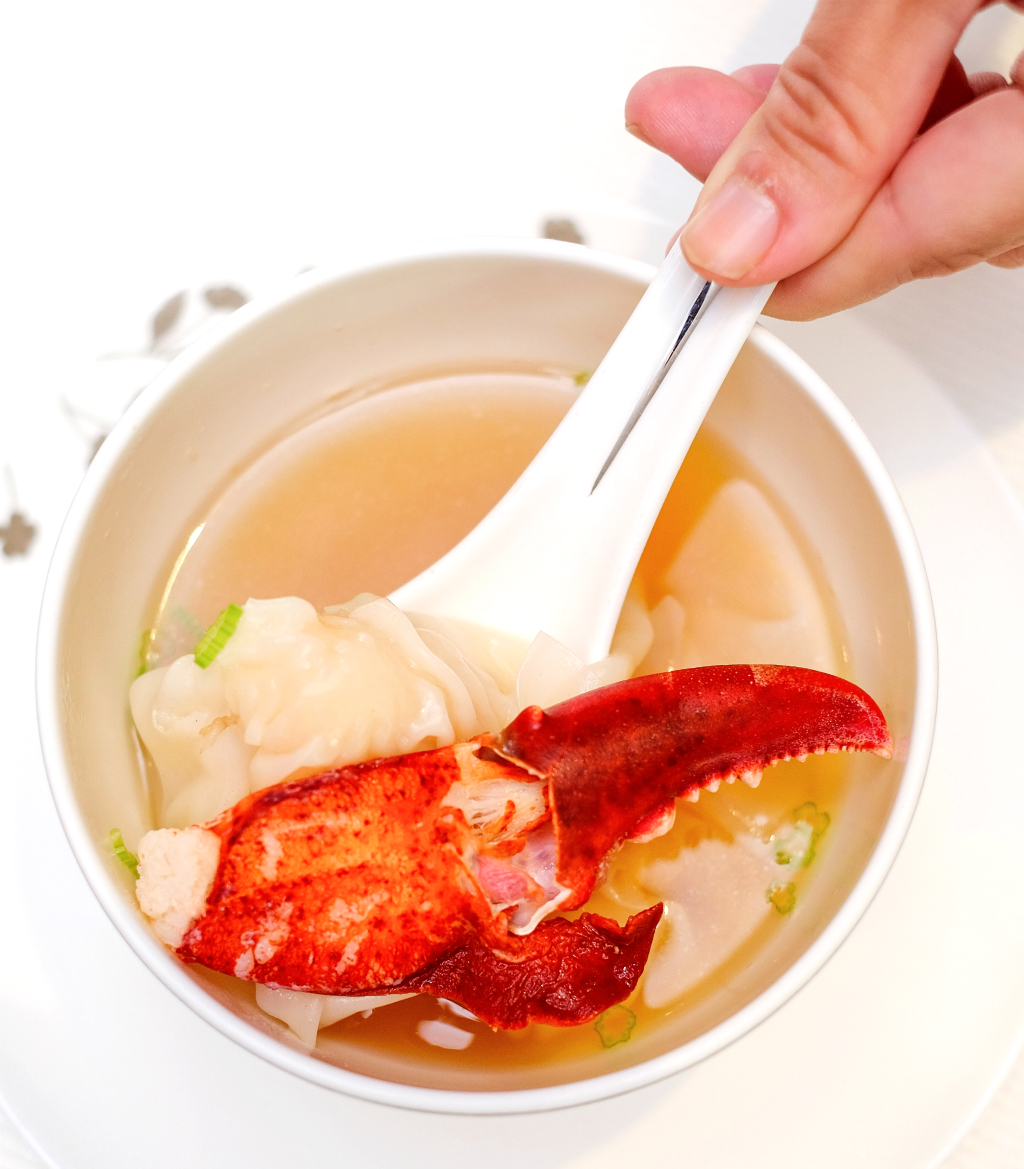 Boston Lobster Menu: Lobster Claw Soup with Bird’s Nest Wonton