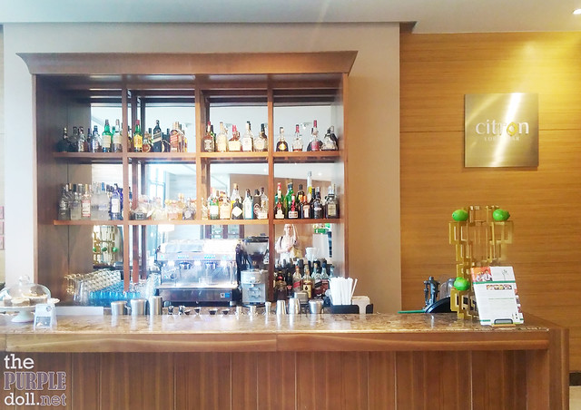 Citron Lobby Bar at Holiday Inn & Suites Makati