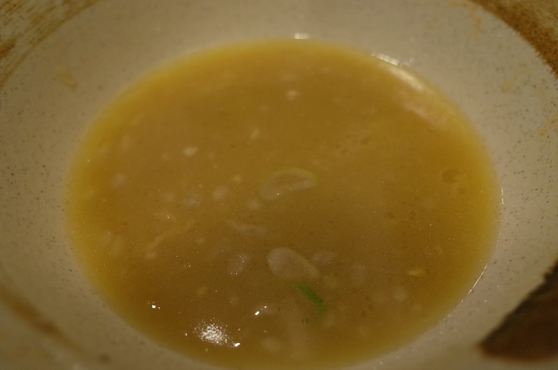 新橋麵屋武一濃厚鶏白湯そば味玉のスープ