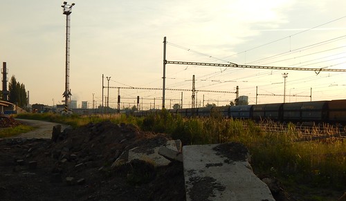ostrava 2015 svinov nádraží trainstation vlaky trains ráno morning nikoncoolpix předměstí suburbs periferie východslunce sunrise trolej slunce sun