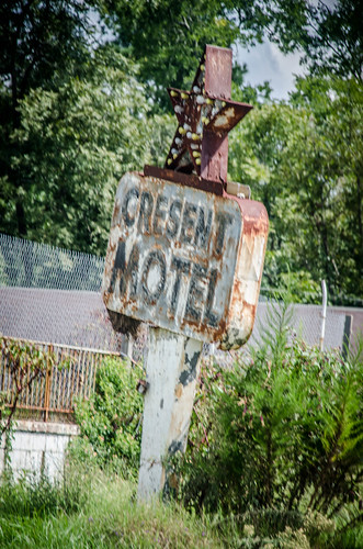 Crescent Motel-002