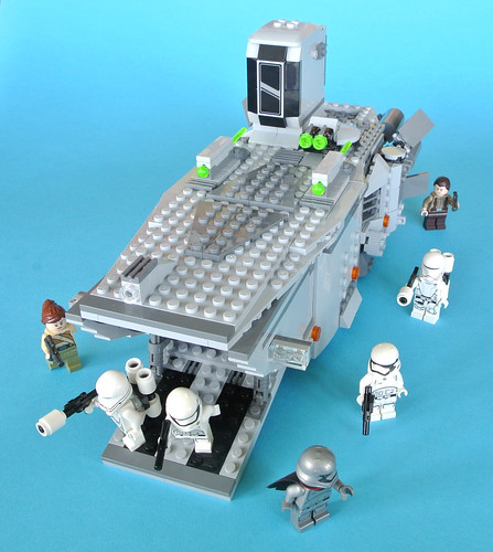 Stavning komprimeret for ikke at nævne LEGO 75103 First Order Transporter review | Brickset