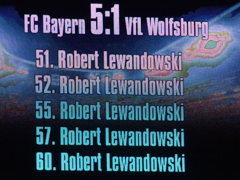 150922_Bayern_Muenchen_v_Wolfsburg_5_1_POL_Robert_Lewandowski_scores_five