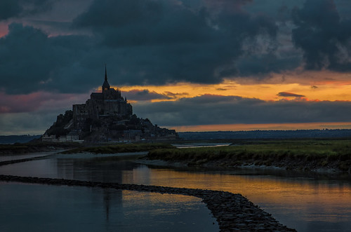 france sunrise dawn cloudy normandy darkclouds daybreak montsaintmichel sigma1770 nikond7000