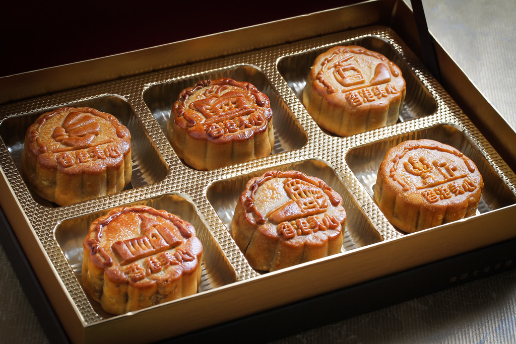 Hong Kong Maxim Mooncakes in Singapore – Savour the Taste of the